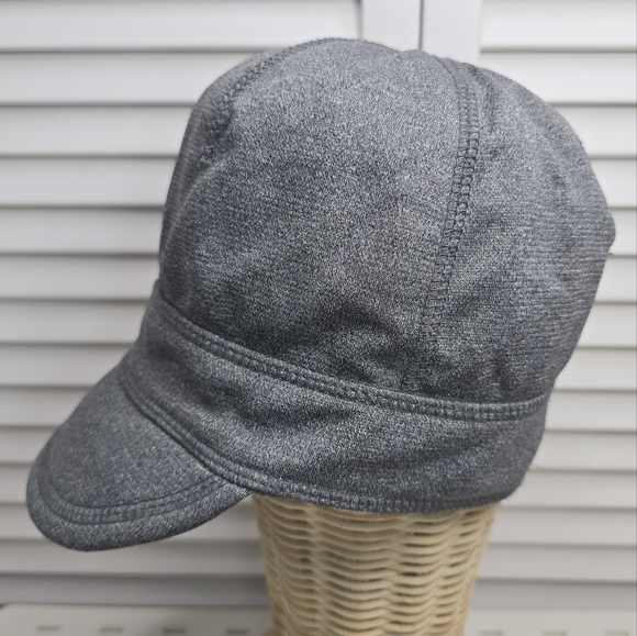 CALVIN KLEIN Ponytail Cap Gray Stretch Fit Beanie Hat Women's Sporty Minimalist - Picture 3 of 9